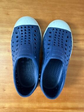 Native Shoes Kids Navy Slip-On Water Shoes with White Toe